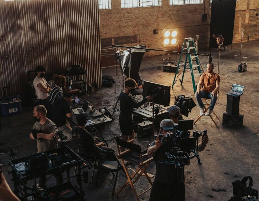 Set de filmagem com iluminação